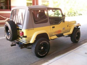 YELLOW JEEP 021.jpg YELLOW JEEP 021.jpg