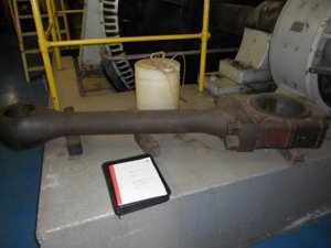 connecting rod with notebook.JPG connecting rod with notebook.JPG