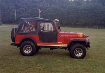 Jeep CJ7s004.jpg