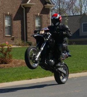wheelie4.jpg wheelie4.jpg