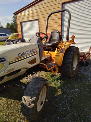 Cub 7530 Left Side.jpg