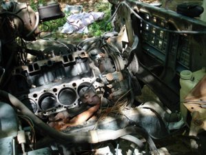 no fenders, open engine teardown.JPG